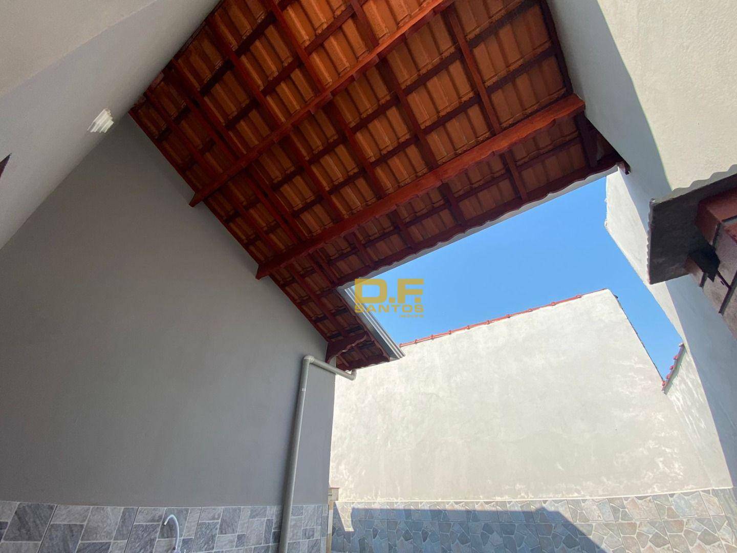 Casa à venda com 2 quartos, 70m² - Foto 7