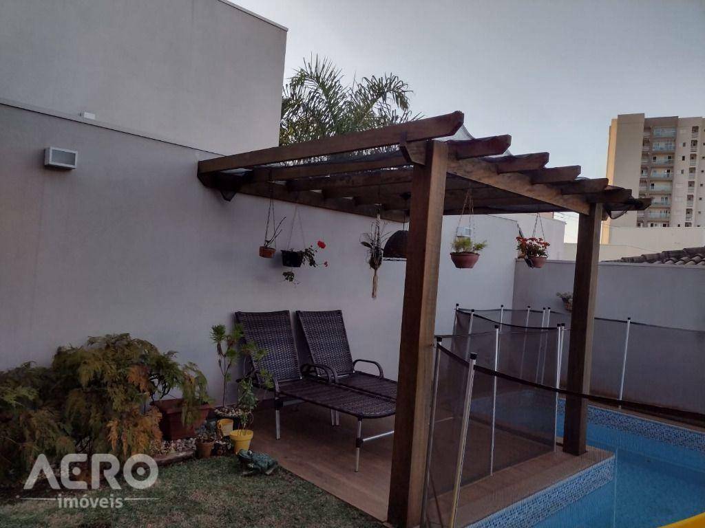 Casa de Condomínio à venda com 3 quartos, 220m² - Foto 5