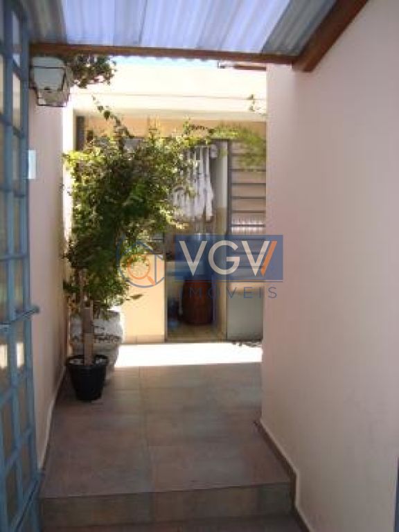 Casa à venda com 3 quartos, 200m² - Foto 12