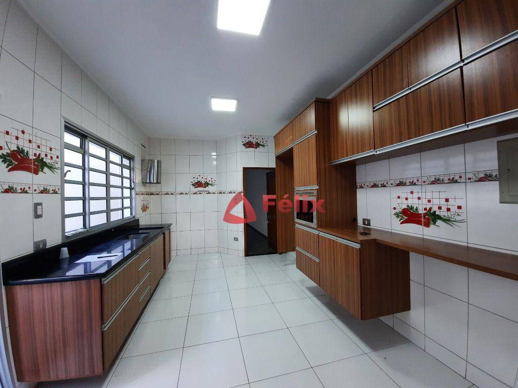 Casa à venda com 3 quartos, 254m² - Foto 6