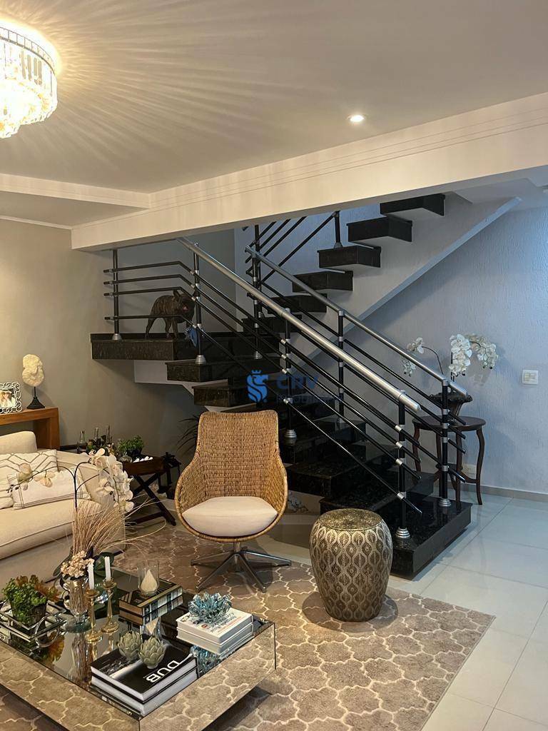 Sobrado à venda com 3 quartos, 246m² - Foto 2