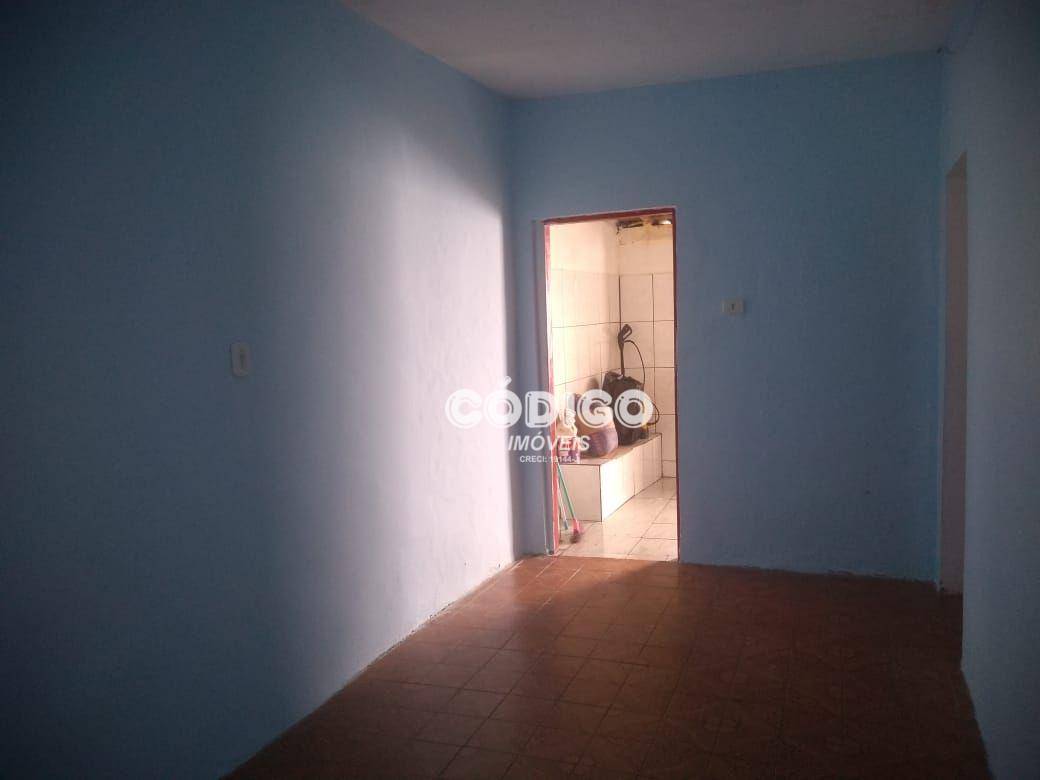 Casa para alugar com 1 quarto, 40m² - Foto 5