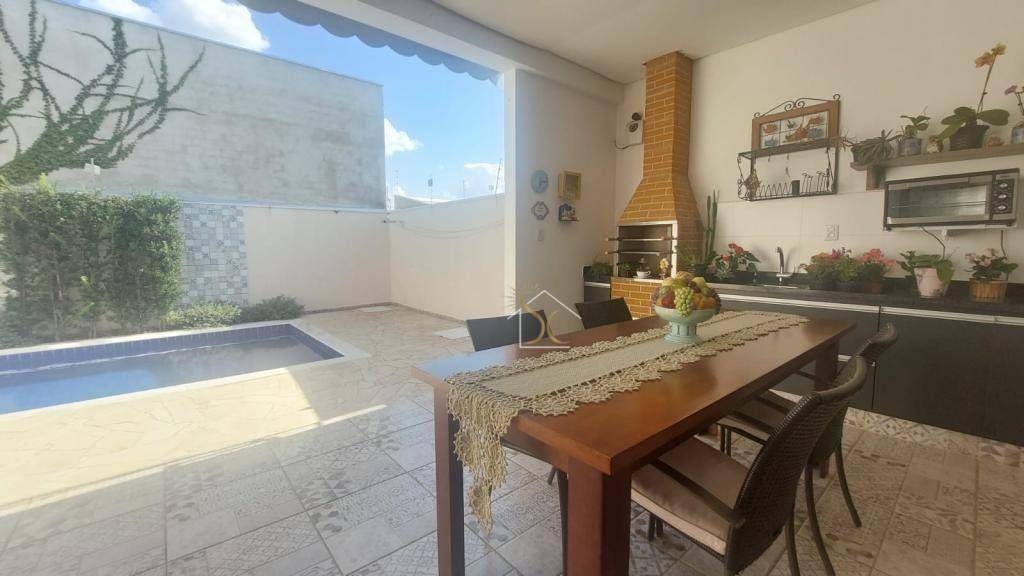 Casa à venda e aluguel com 3 quartos, 258m² - Foto 3