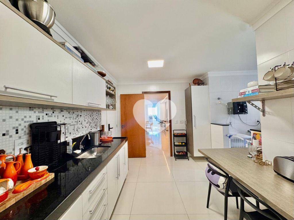 Cobertura para alugar com 3 quartos, 220m² - Foto 16