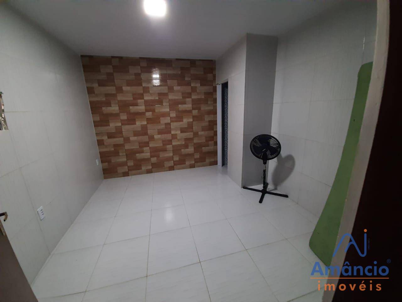 Casa à venda com 2 quartos, 82m² - Foto 3