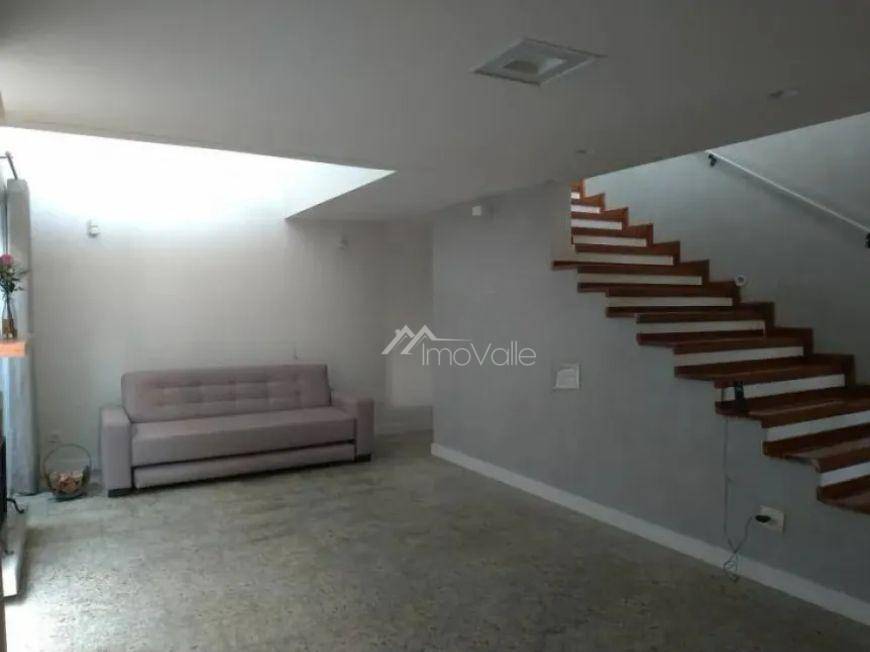 Casa de Condomínio para alugar com 4 quartos, 470m² - Foto 3