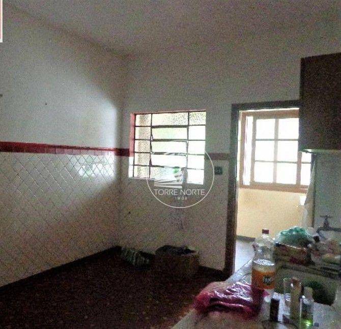 Casa à venda com 2 quartos, 320m² - Foto 9