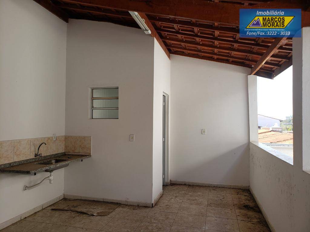 Casa à venda com 2 quartos, 181m² - Foto 8