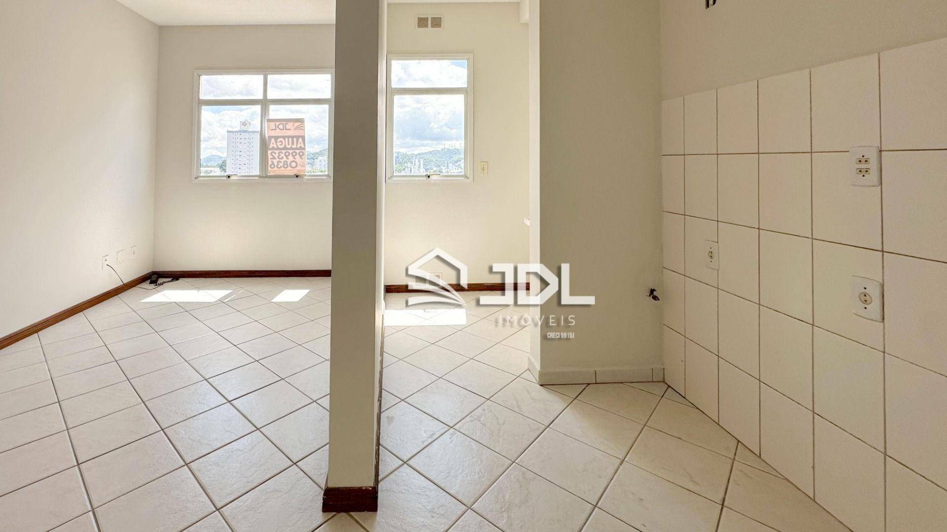 Apartamento para alugar com 2 quartos, 56m² - Foto 2