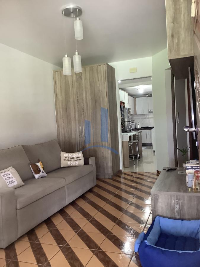 Casa à venda com 2 quartos, 60m² - Foto 4