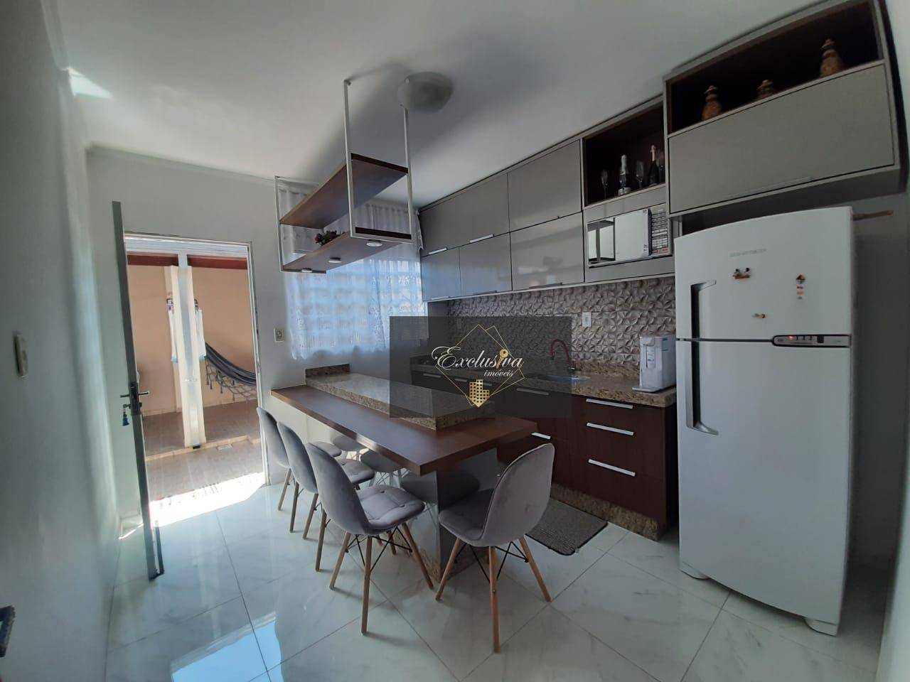 Casa à venda com 2 quartos, 69m² - Foto 9