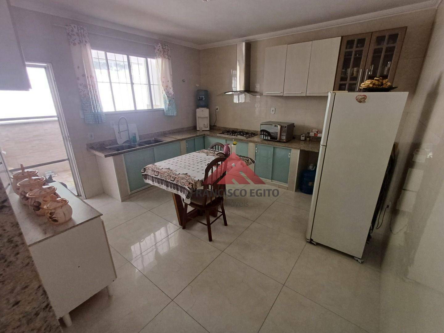 Casa à venda com 4 quartos, 108m² - Foto 16