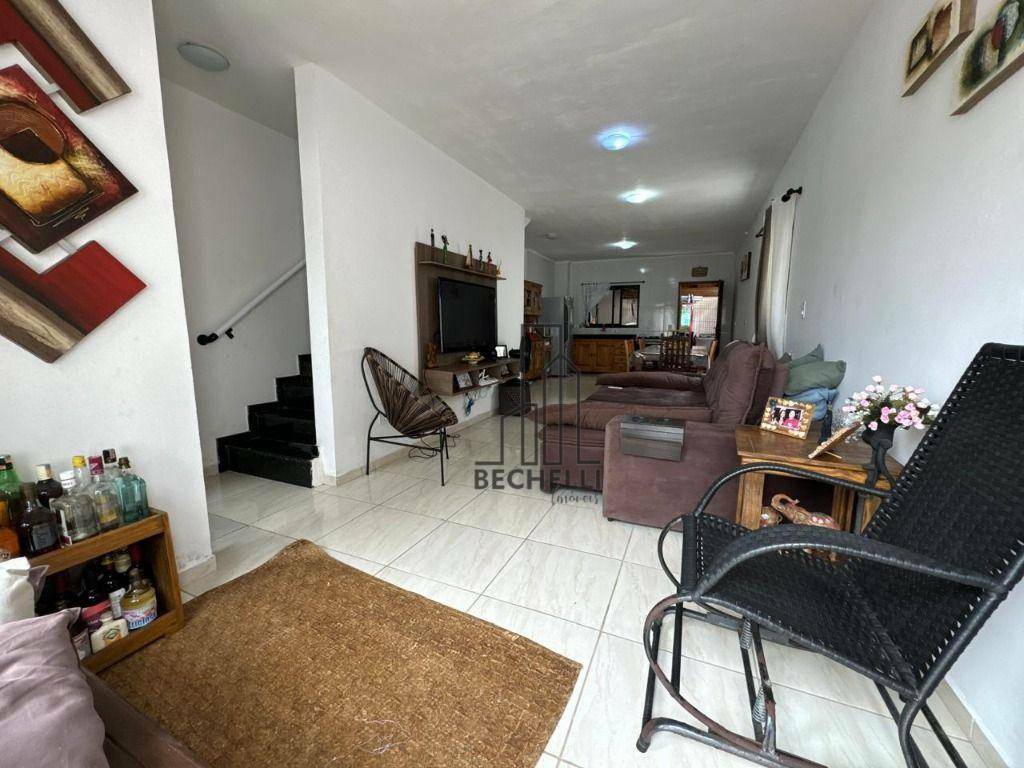 Casa à venda com 3 quartos, 94m² - Foto 2