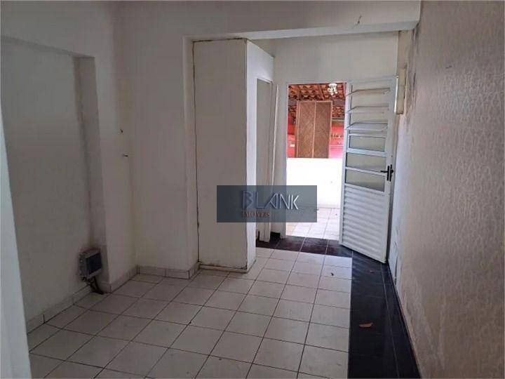 Casa para alugar com 7 quartos, 204m² - Foto 17