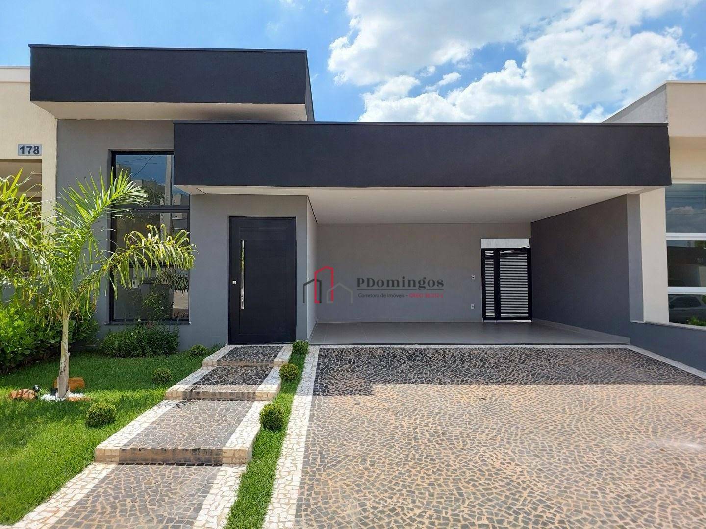 Casa de Condomínio à venda e aluguel com 3 quartos, 150m² - Foto 1