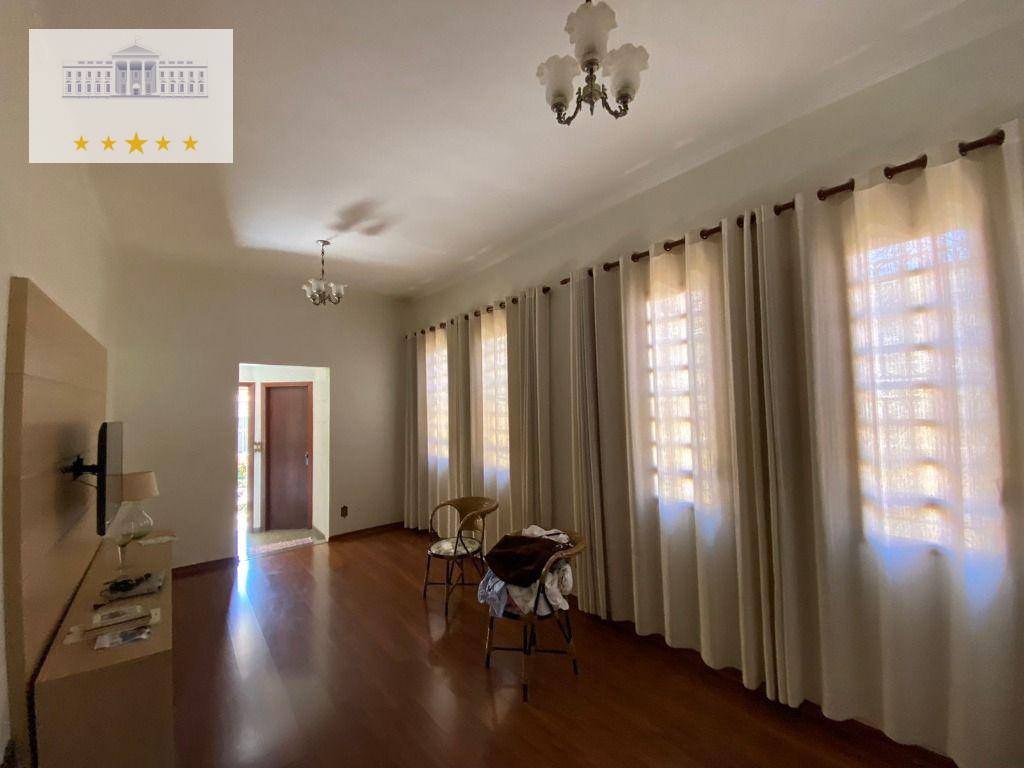 Casa à venda com 3 quartos, 280m² - Foto 2