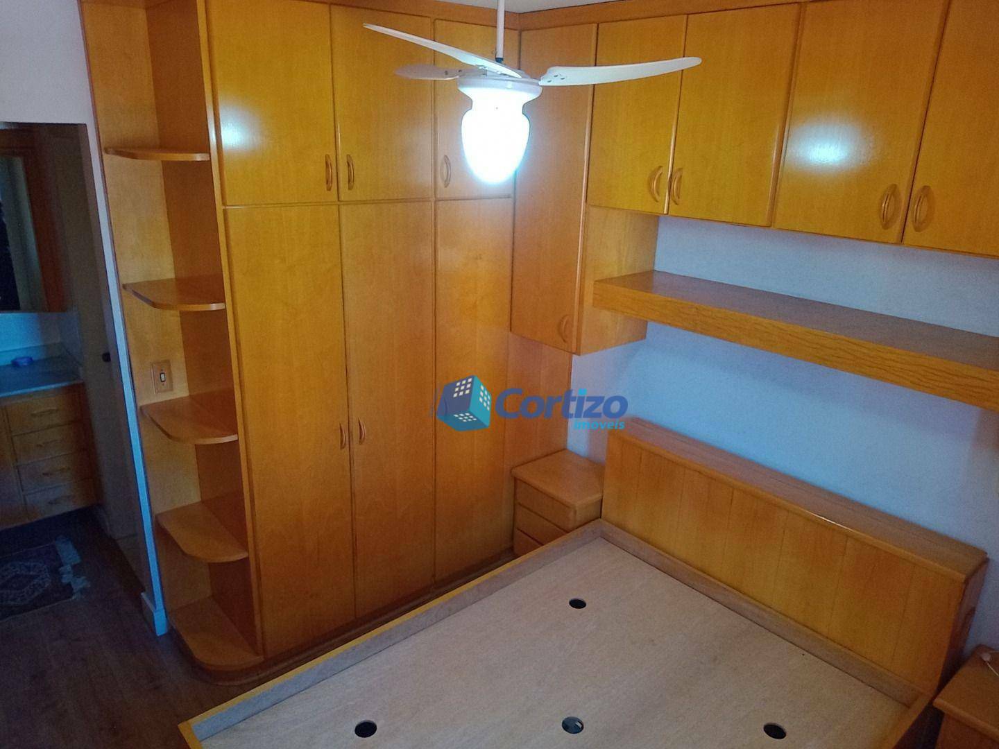 Apartamento à venda com 3 quartos, 96m² - Foto 2