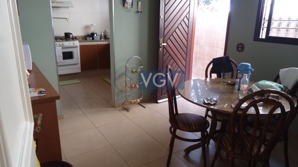 Casa à venda e aluguel com 4 quartos, 300m² - Foto 5