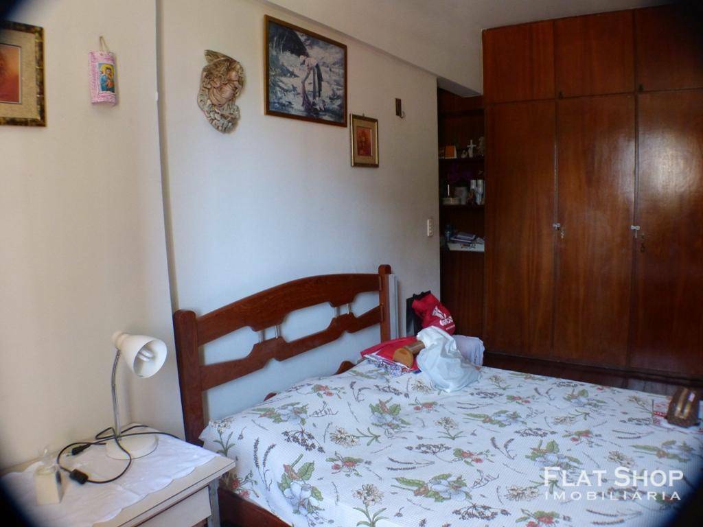 Apartamento à venda com 3 quartos, 212m² - Foto 13