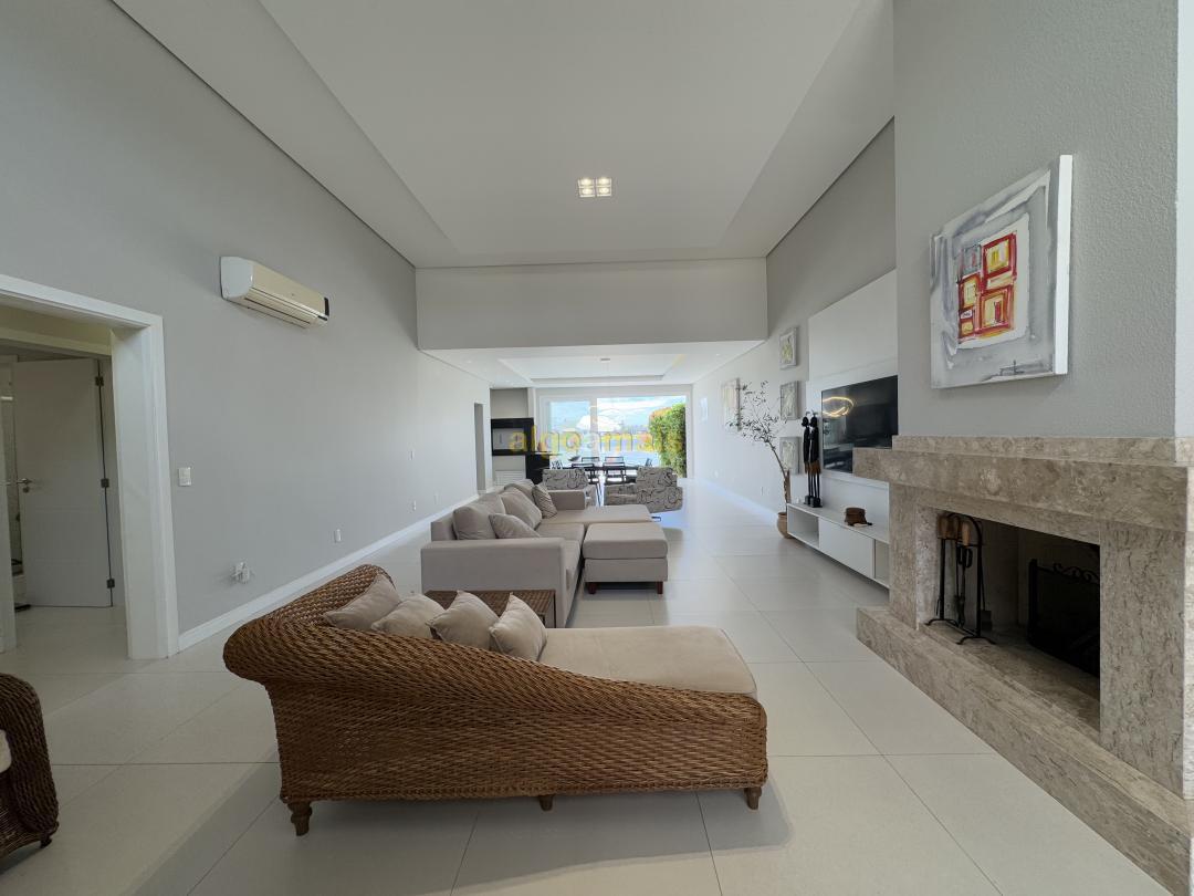 Casa de Condomínio à venda com 4 quartos, 196m² - Foto 5
