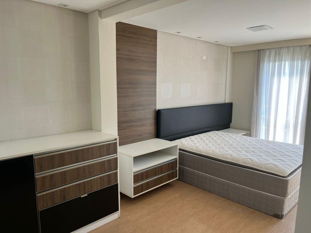 Apartamento à venda com 3 quartos, 156m² - Foto 8