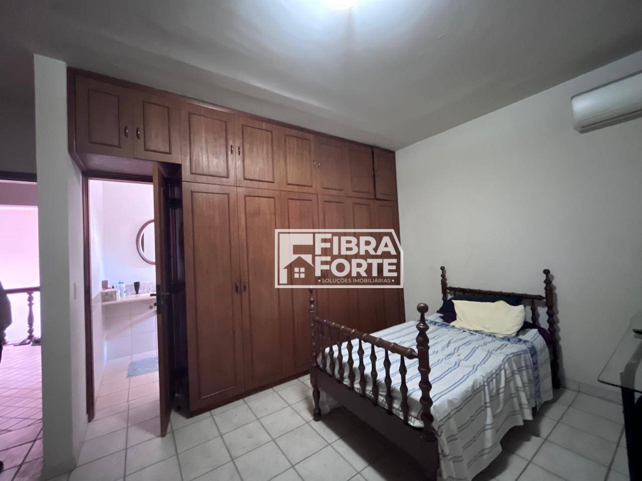 Casa para alugar com 3 quartos, 252m² - Foto 37