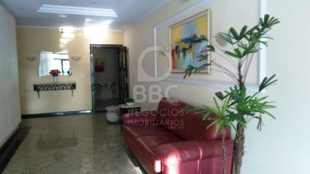 Apartamento à venda com 3 quartos, 94m² - Foto 2