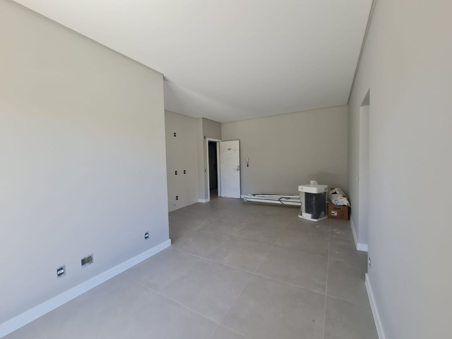 Apartamento à venda com 2 quartos, 68m² - Foto 4