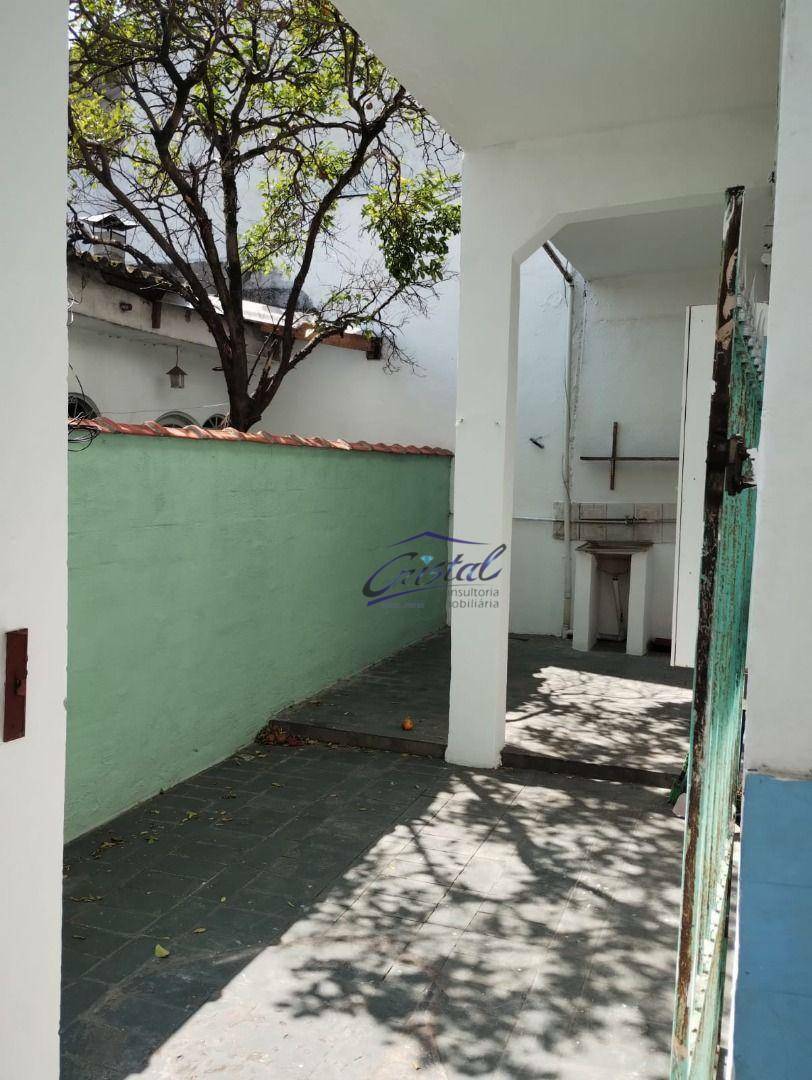 Casa à venda com 5 quartos, 200m² - Foto 13