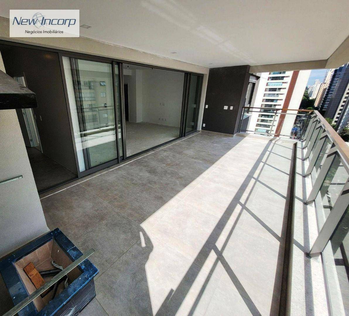 Apartamento à venda com 3 quartos, 165m² - Foto 1