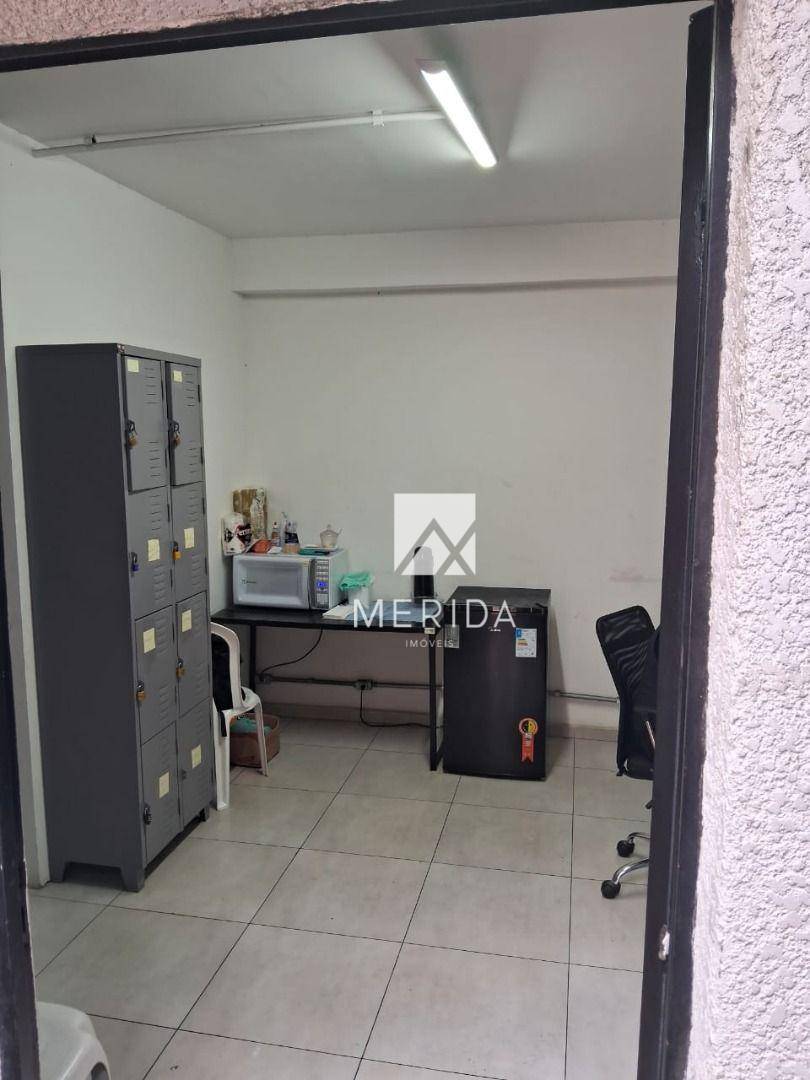Depósito-Galpão-Armazém para alugar, 1350m² - Foto 9