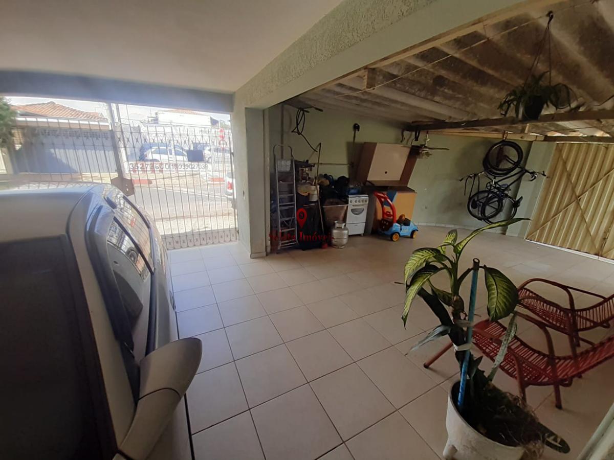 Casa à venda com 2 quartos, 150m² - Foto 4