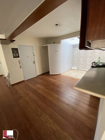 Apartamento à venda com 3 quartos, 130m² - Foto 2