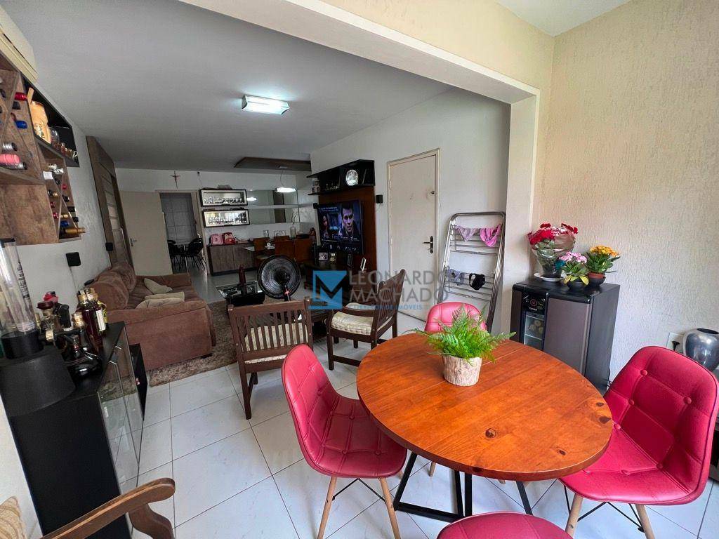 Apartamento à venda com 3 quartos, 160m² - Foto 2