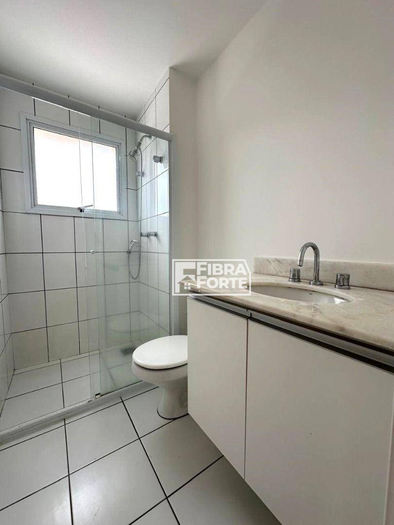 Apartamento para alugar com 3 quartos, 109m² - Foto 13