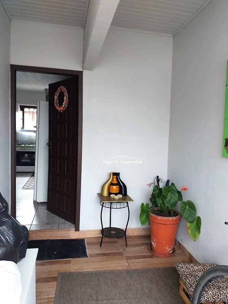 Casa à venda com 2 quartos, 90m² - Foto 4