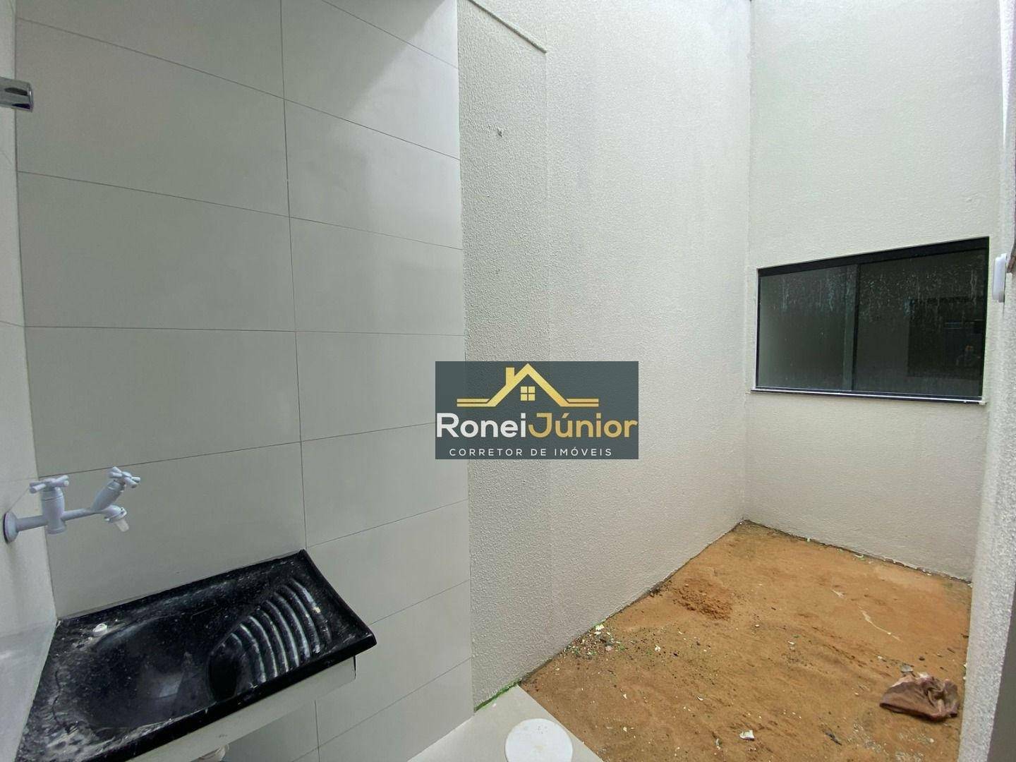 Casa à venda com 2 quartos, 65m² - Foto 3