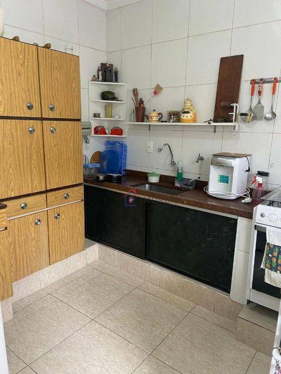 Sobrado à venda com 2 quartos, 200m² - Foto 17