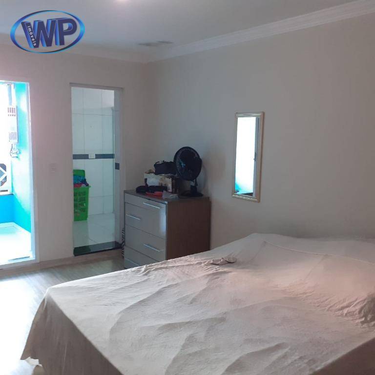 Sobrado à venda com 4 quartos, 200m² - Foto 15