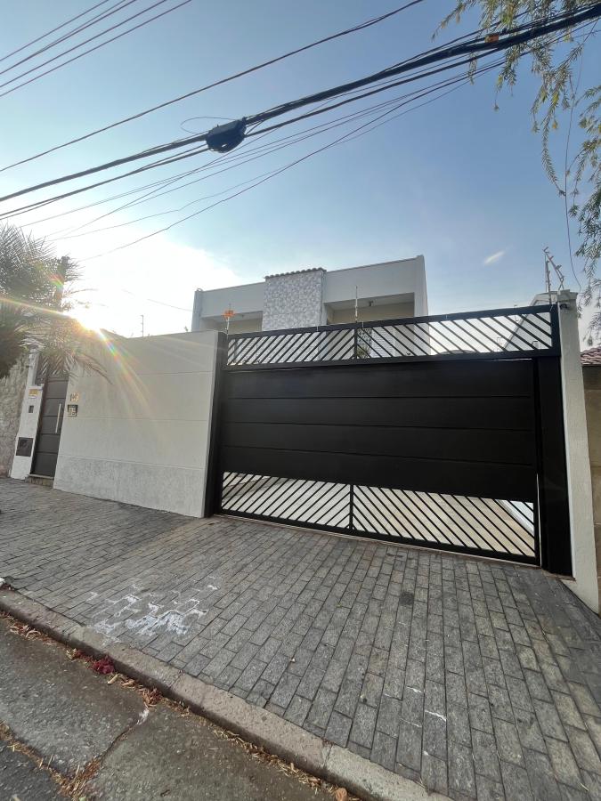 Sobrado à venda com 4 quartos, 241m² - Foto 2