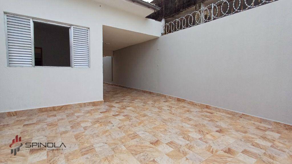 Casa à venda com 2 quartos, 70m² - Foto 3