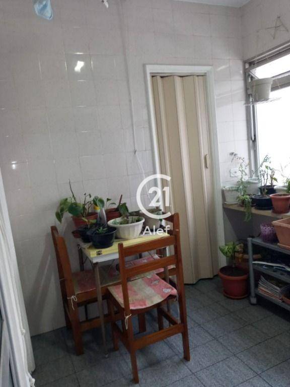 Apartamento à venda com 3 quartos, 130m² - Foto 29