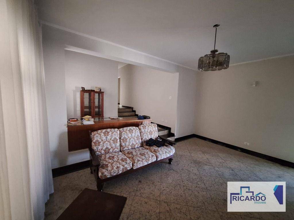 Casa à venda e aluguel com 4 quartos, 261m² - Foto 4