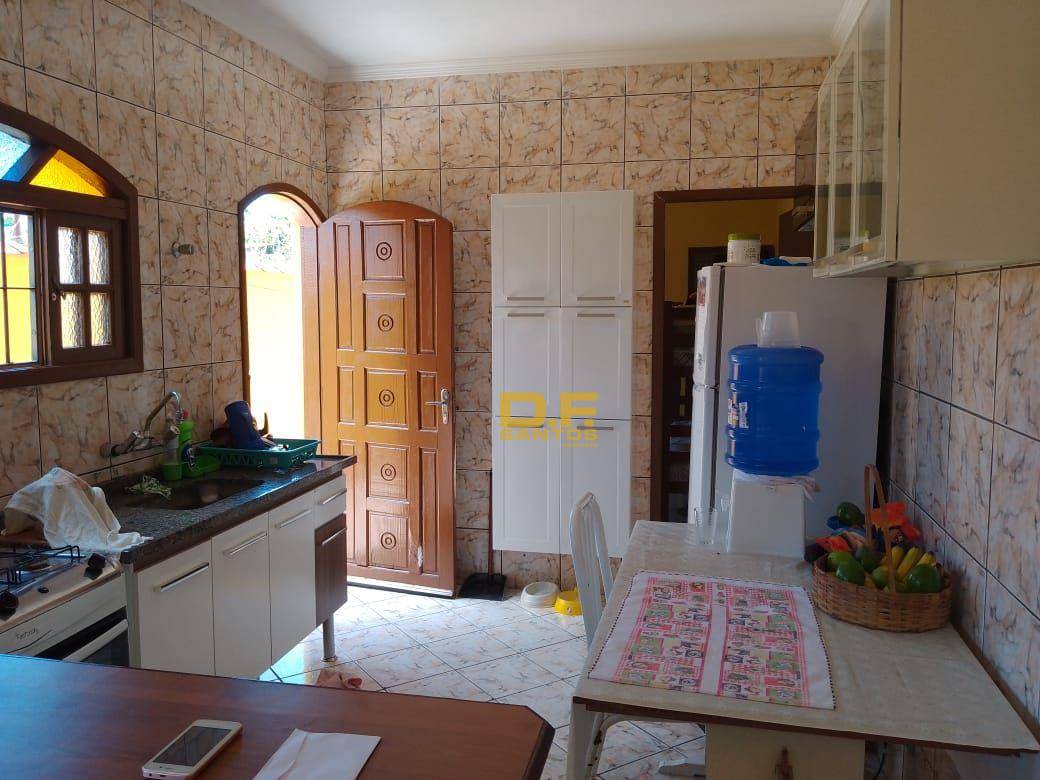 Casa à venda com 2 quartos, 60m² - Foto 11