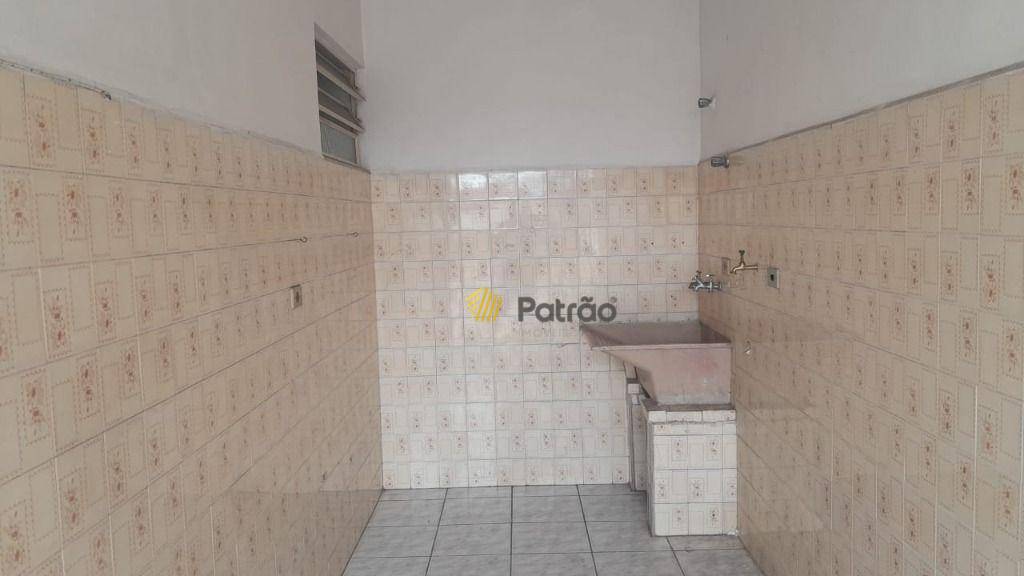 Casa para alugar com 4 quartos, 226m² - Foto 19