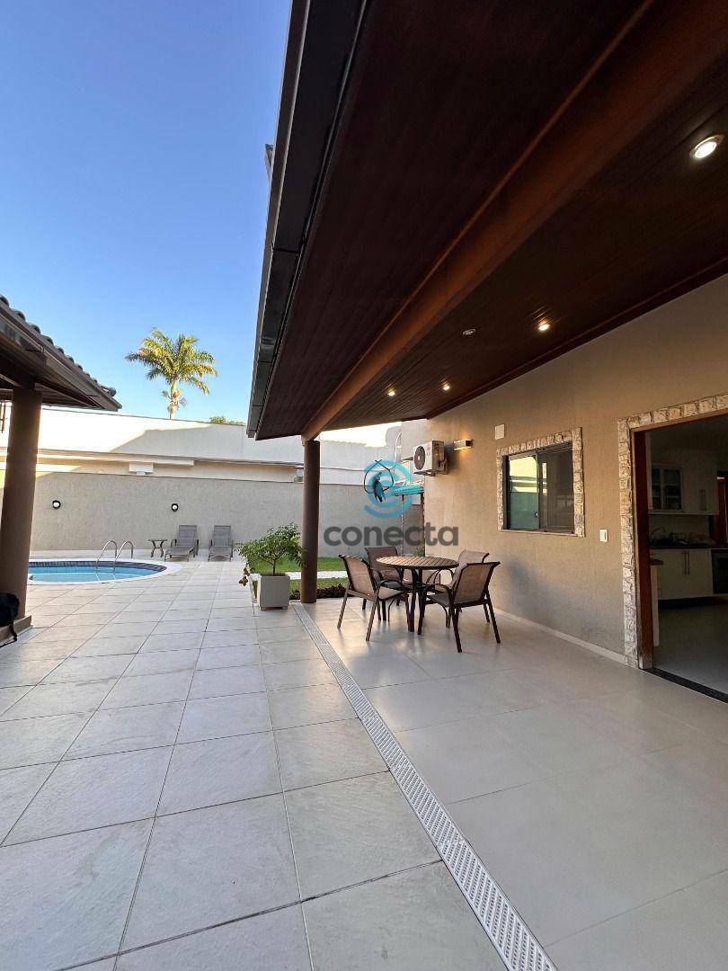 Casa de Condomínio à venda com 5 quartos, 462m² - Foto 2