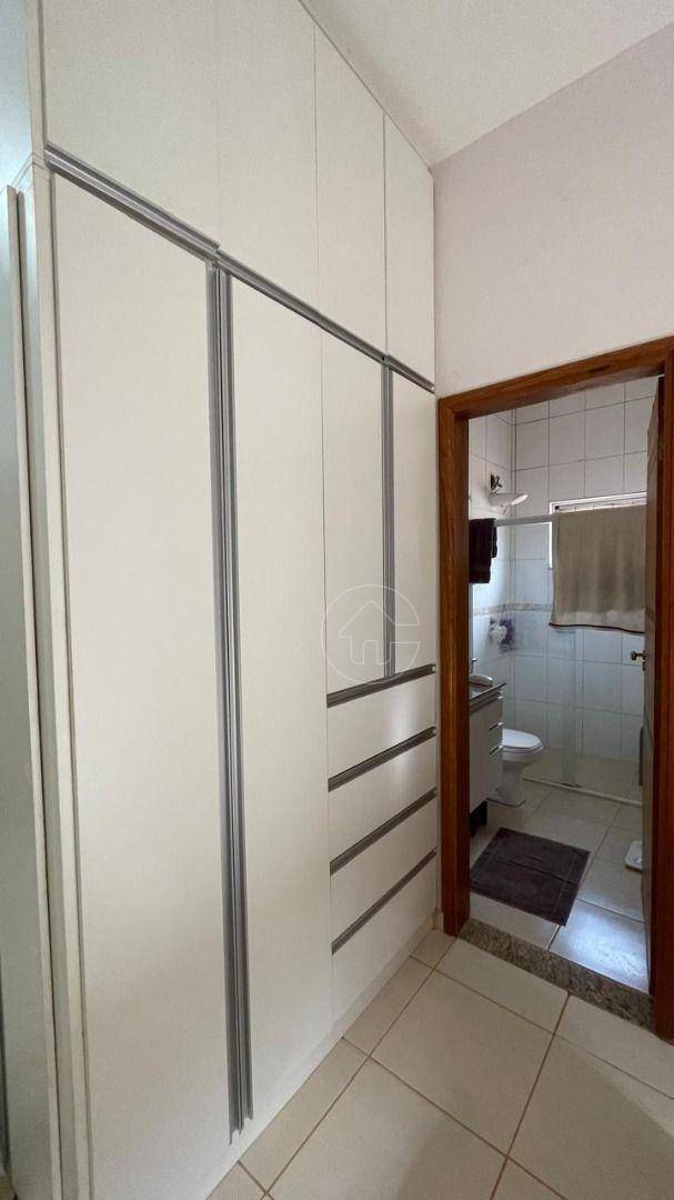 Casa à venda com 4 quartos, 250m² - Foto 12