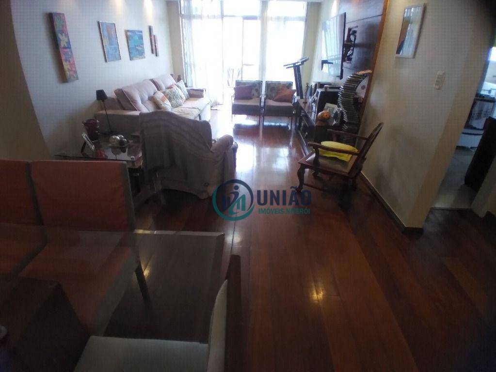 Apartamento à venda com 3 quartos, 140m² - Foto 3