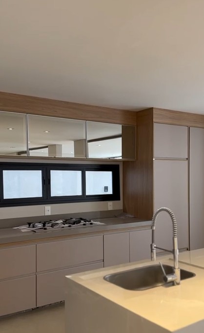 Casa de Condomínio à venda com 4 quartos, 364m² - Foto 3