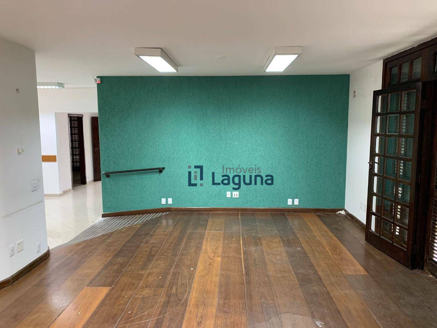 Casa para alugar com 3 quartos, 373m² - Foto 4